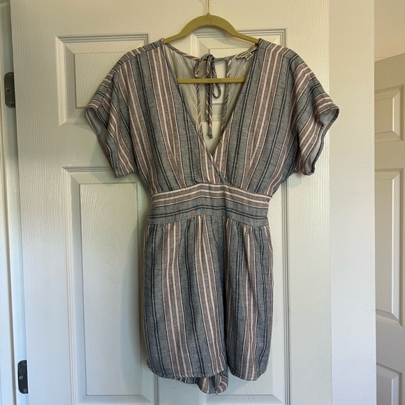 American Eagle Outfitters Pants - American Eagle romper